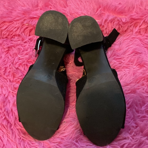 Faux suede laser cutout ankle closure open toe chunk heel black booties sz 9.5 - Picture 9 of 9